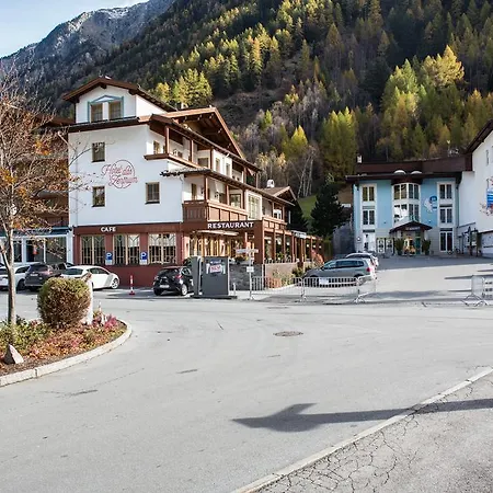 Hotel Das Zentrum-2